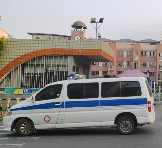 永清救护车出租护送骨折病人一公里多少钱